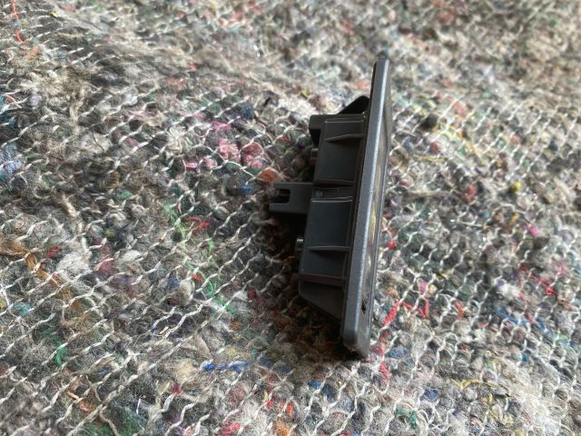 bontott VW TOUAREG Hátsó Rendszámtábla Világítás