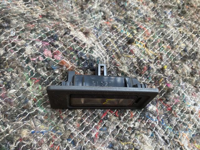 bontott VW TOUAREG Hátsó Rendszámtábla Világítás