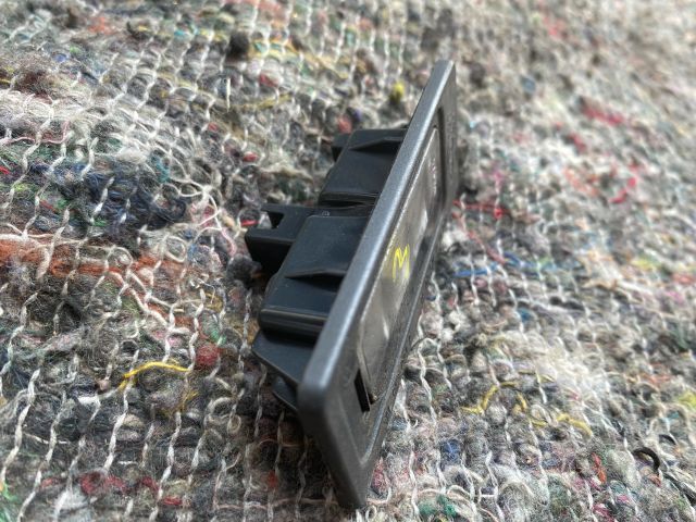 bontott VW TOUAREG Hátsó Rendszámtábla Világítás