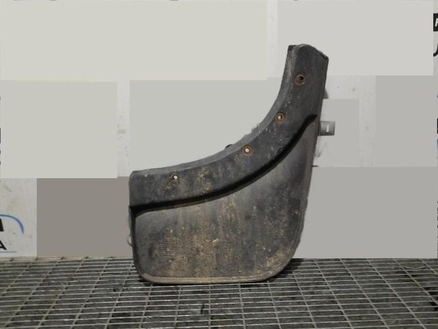 bontott VW TOUAREG Hátsó Sárvédő Gumi Pár