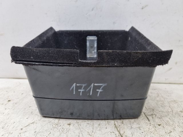 bontott VW TOUAREG Hátsó Tároló Rekesz