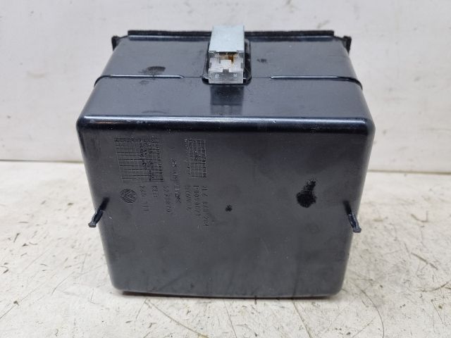 bontott VW TOUAREG Hátsó Tároló Rekesz