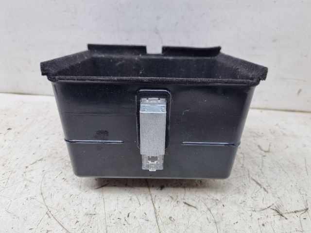 bontott VW TOUAREG Hátsó Tároló Rekesz