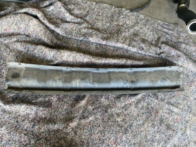 bontott VW TOUAREG Hátsó Ütközéscsillapító