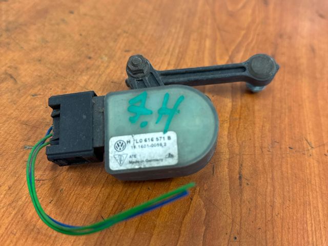 bontott VW TOUAREG Hátsó Xenon Szintszabályzó Jeladó