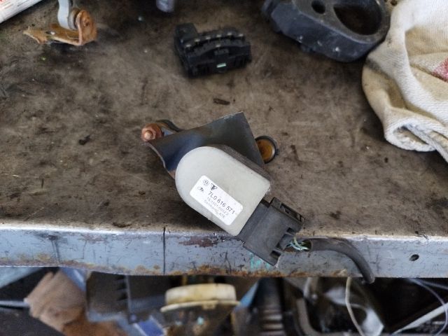 bontott VW TOUAREG Hátsó Xenon Szintszabályzó Jeladó