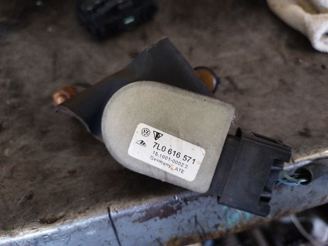 bontott VW TOUAREG Hátsó Xenon Szintszabályzó Jeladó