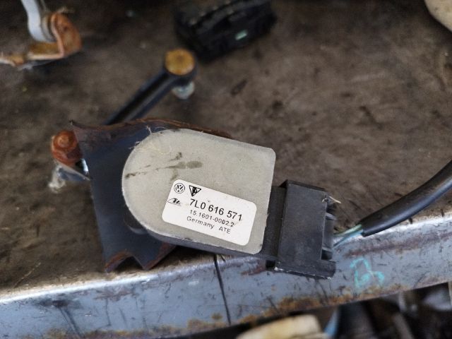 bontott VW TOUAREG Hátsó Xenon Szintszabályzó Jeladó