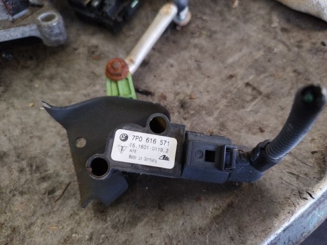 bontott VW TOUAREG Hátsó Xenon Szintszabályzó Jeladó