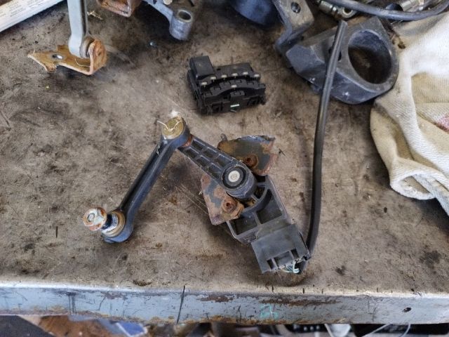 bontott VW TOUAREG Hátsó Xenon Szintszabályzó Jeladó