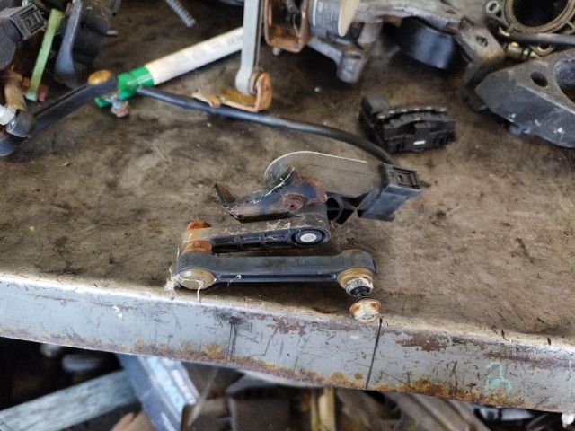 bontott VW TOUAREG Hátsó Xenon Szintszabályzó Jeladó