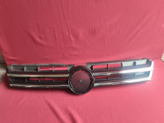 bontott VW TOUAREG Hűtőrács