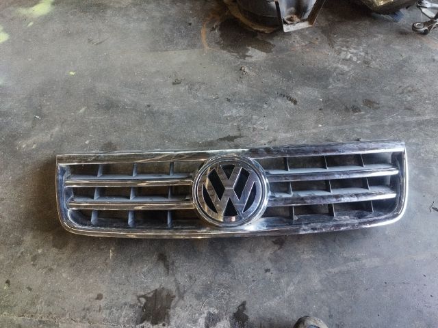 bontott VW TOUAREG Hűtőrács