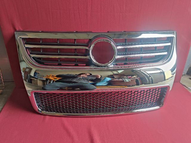 bontott VW TOUAREG Hűtőrács