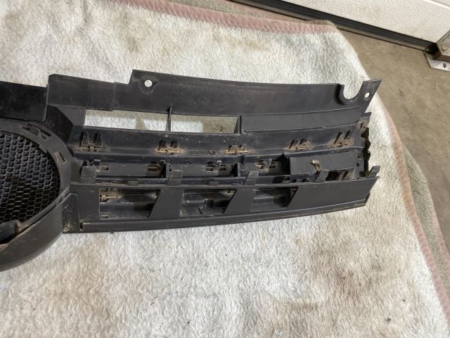 bontott VW TOUAREG Hűtőrács