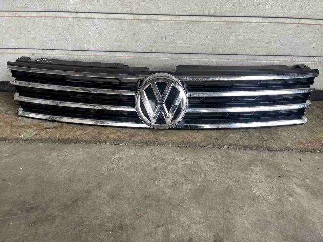 bontott VW TOUAREG Hűtőrács