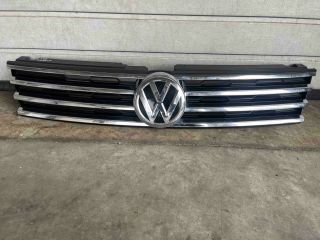 bontott VW TOUAREG Hűtőrács