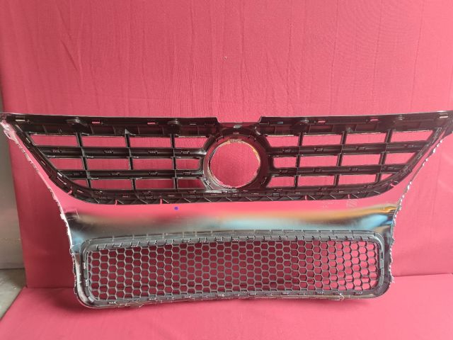 bontott VW TOUAREG Hűtőrács