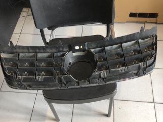 bontott VW TOUAREG Hűtőrács