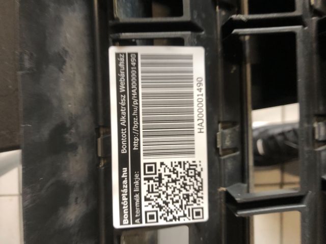 bontott VW TOUAREG Hűtőrács