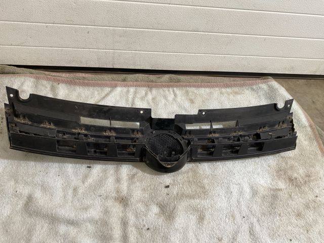 bontott VW TOUAREG Hűtőrács