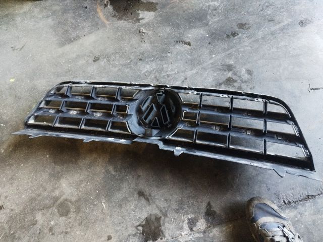 bontott VW TOUAREG Hűtőrács