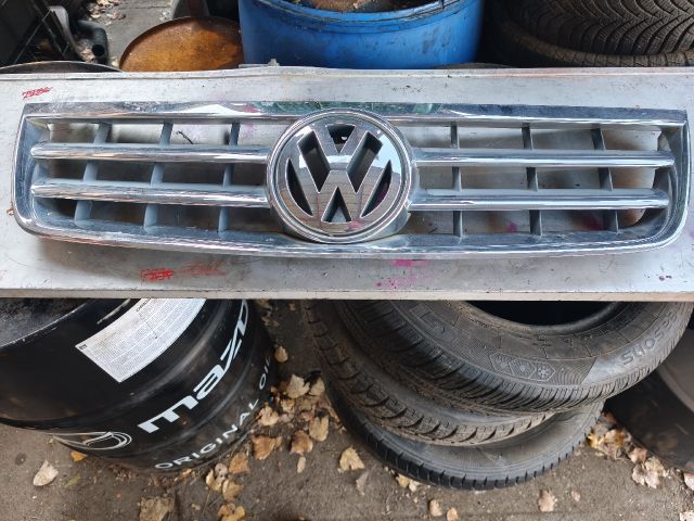 bontott VW TOUAREG Hűtőrács