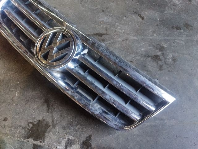 bontott VW TOUAREG Hűtőrács