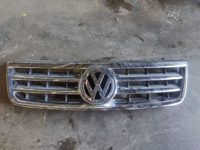 bontott VW TOUAREG Hűtőrács