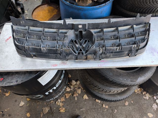 bontott VW TOUAREG Hűtőrács