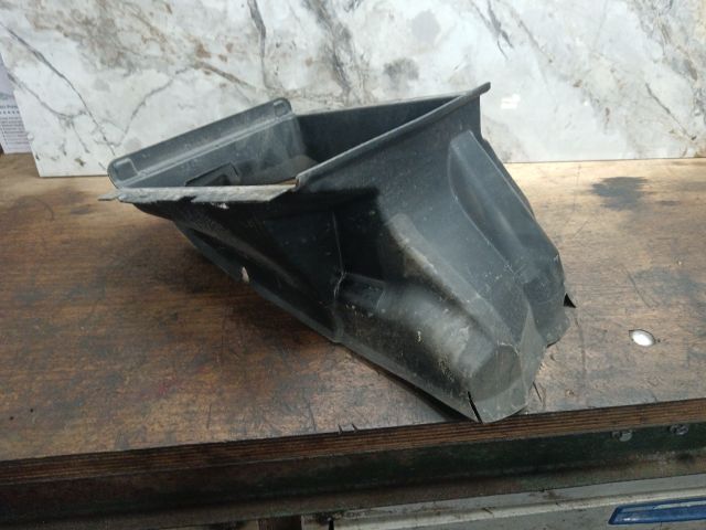 bontott VW TOUAREG Intercooler Légterelő