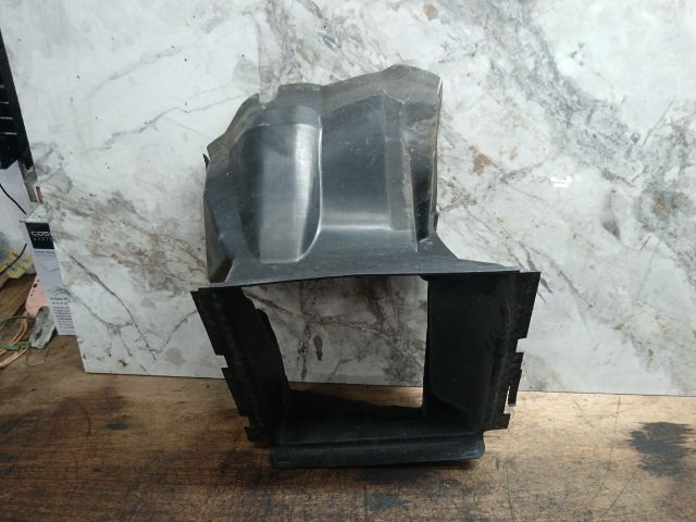 bontott VW TOUAREG Intercooler Légterelő