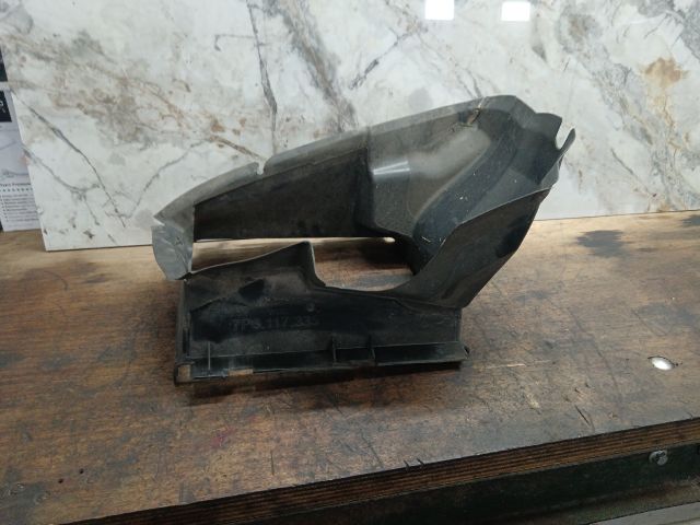 bontott VW TOUAREG Intercooler Légterelő