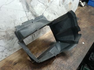 bontott VW TOUAREG Intercooler Légterelő