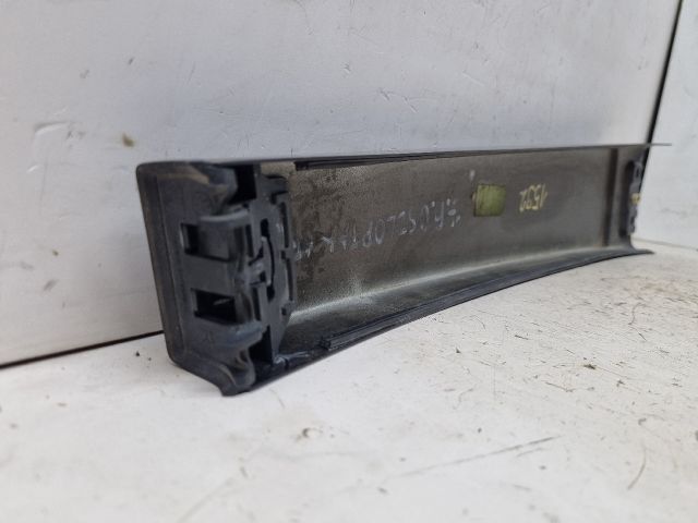 bontott VW TOUAREG Jobb B Oszlop Díszléc