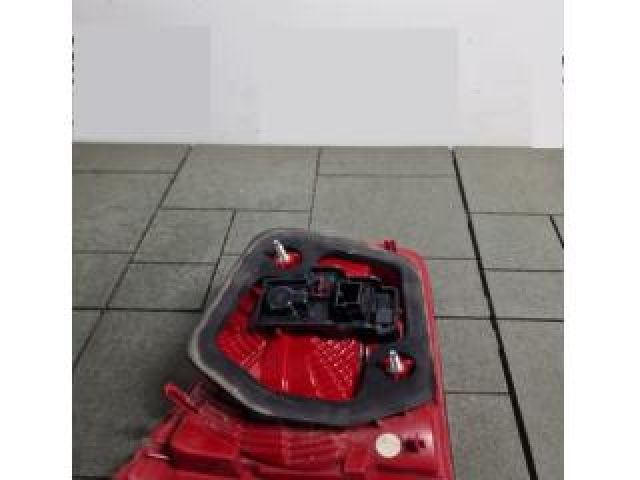 bontott VW TOUAREG Jobb Belső Hátsó Lámpa