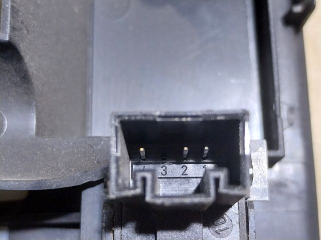 bontott VW TOUAREG Jobb első Ablakemelő Kapcsoló