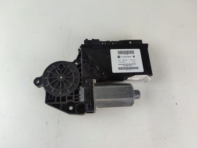 bontott VW TOUAREG Jobb első Ablakemelő Motor