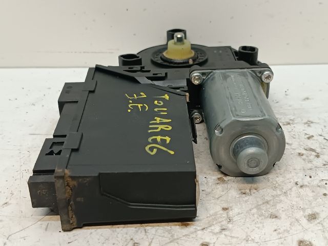 bontott VW TOUAREG Jobb első Ablakemelő Motor