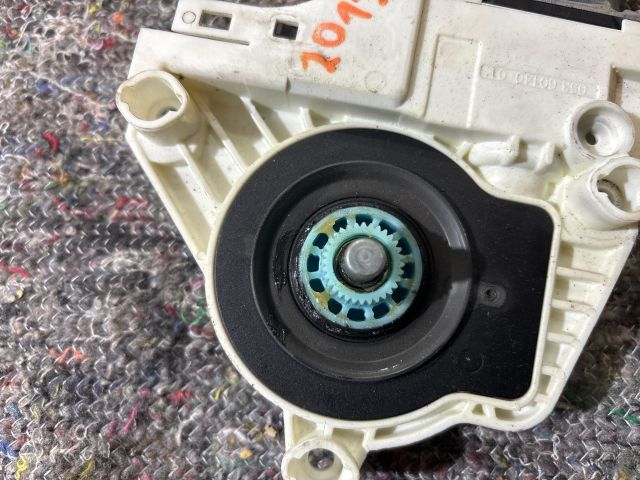 bontott VW TOUAREG Jobb első Ablakemelő Motor