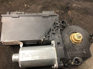 bontott VW TOUAREG Jobb első Ablakemelő Motor