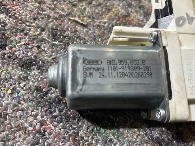 bontott VW TOUAREG Jobb első Ablakemelő Motor