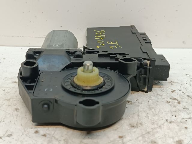 bontott VW TOUAREG Jobb első Ablakemelő Motor