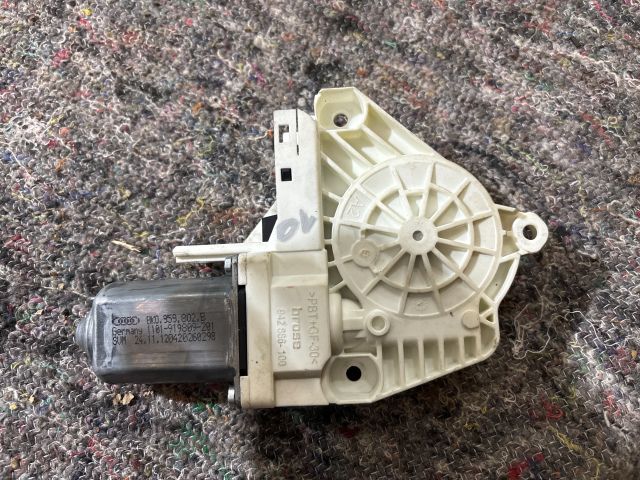 bontott VW TOUAREG Jobb első Ablakemelő Motor