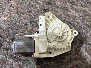 bontott VW TOUAREG Jobb első Ablakemelő Motor