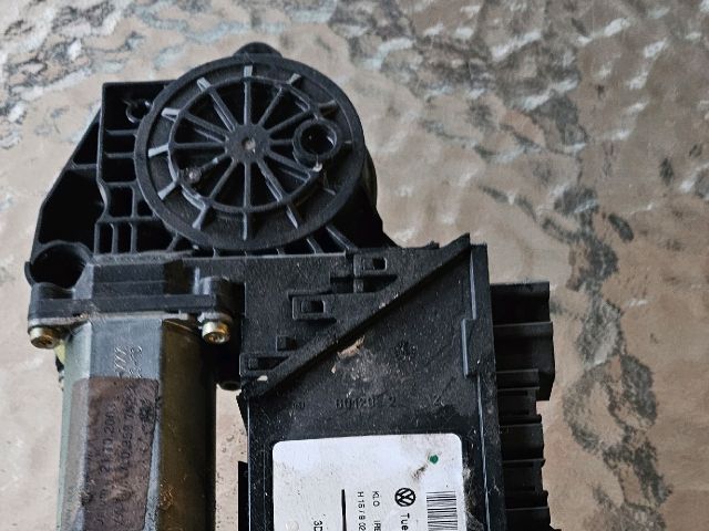 bontott VW TOUAREG Jobb első Ablakemelő Motor
