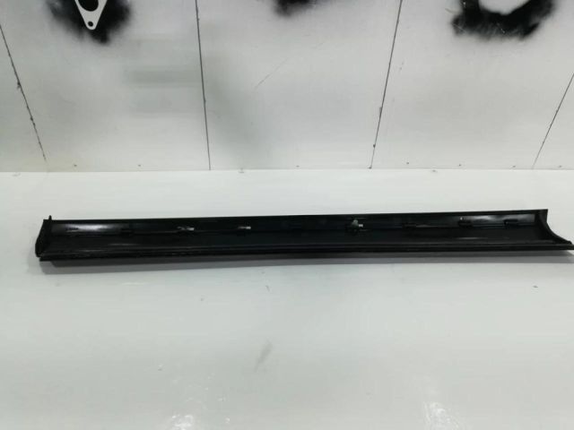 bontott VW TOUAREG Jobb első Ajtó Díszléc