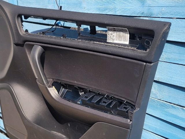 bontott VW TOUAREG Jobb első Ajtó Kárpit
