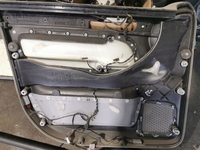 bontott VW TOUAREG Jobb első Ajtó Kárpit