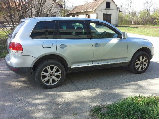 bontott VW TOUAREG Jobb első Ajtó (Részeivel)